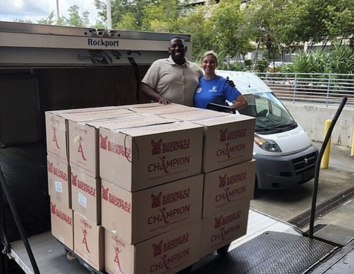 Orlando volunteers and food